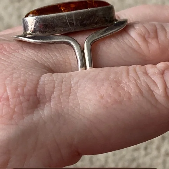 DDD Silver and Amber Ring - Picture 5 of 5